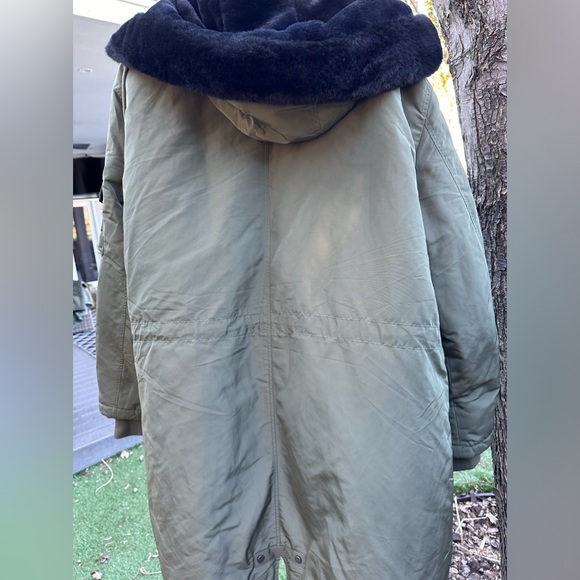 Gap XL Tall Woman’s Parka with fake fur - Picture 4 of 5